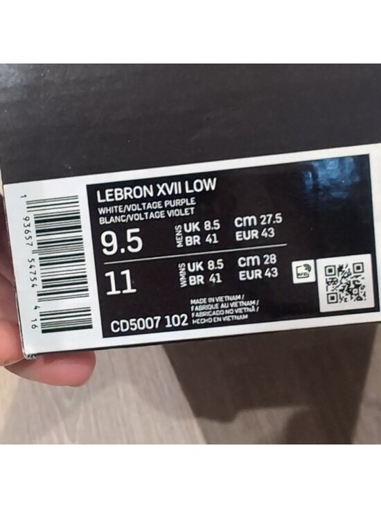 Nike LeBron 17 Low Lakers Sneakers Mens 9.5